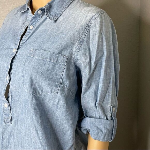 Gap Light Blue Denim Partial Button-down Long Sleeve Boyfriend Cut Shirt Medium - Picture 4 of 10